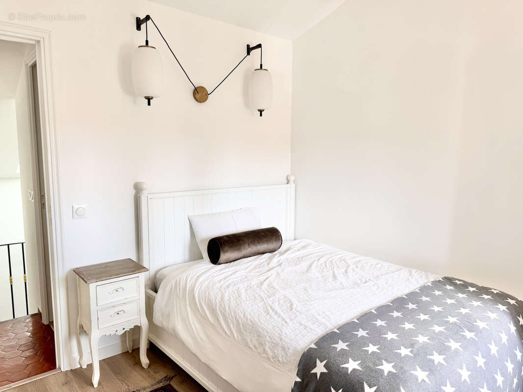 Maison à SAINT-CEZAIRE-SUR-SIAGNE