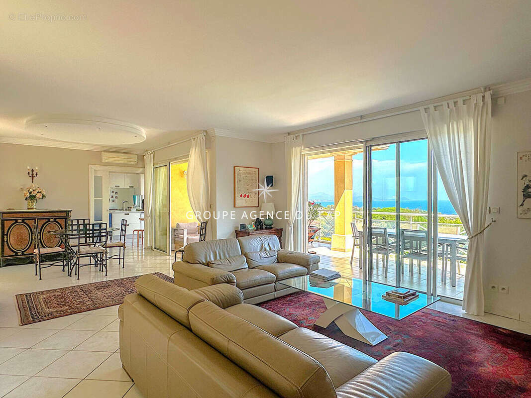 Maison à LES ISSAMBRES