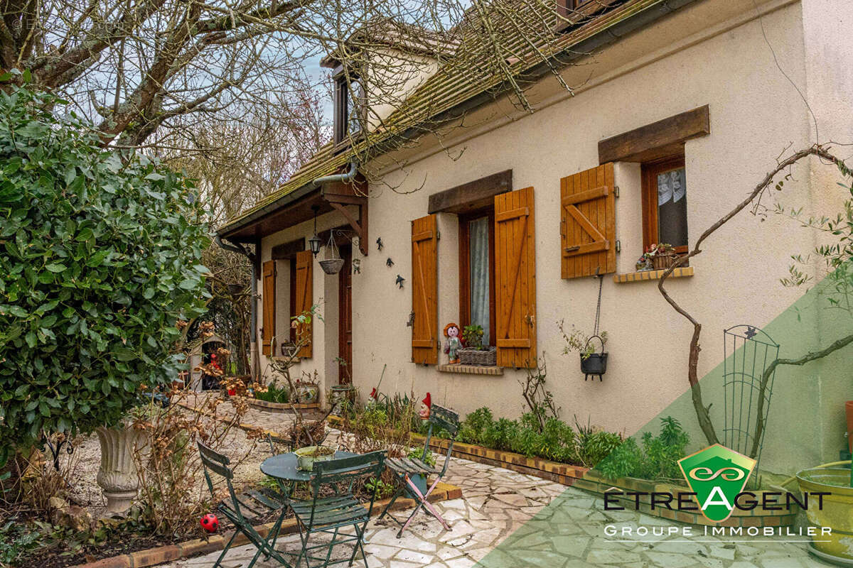 Maison à JOUY-LE-MOUTIER