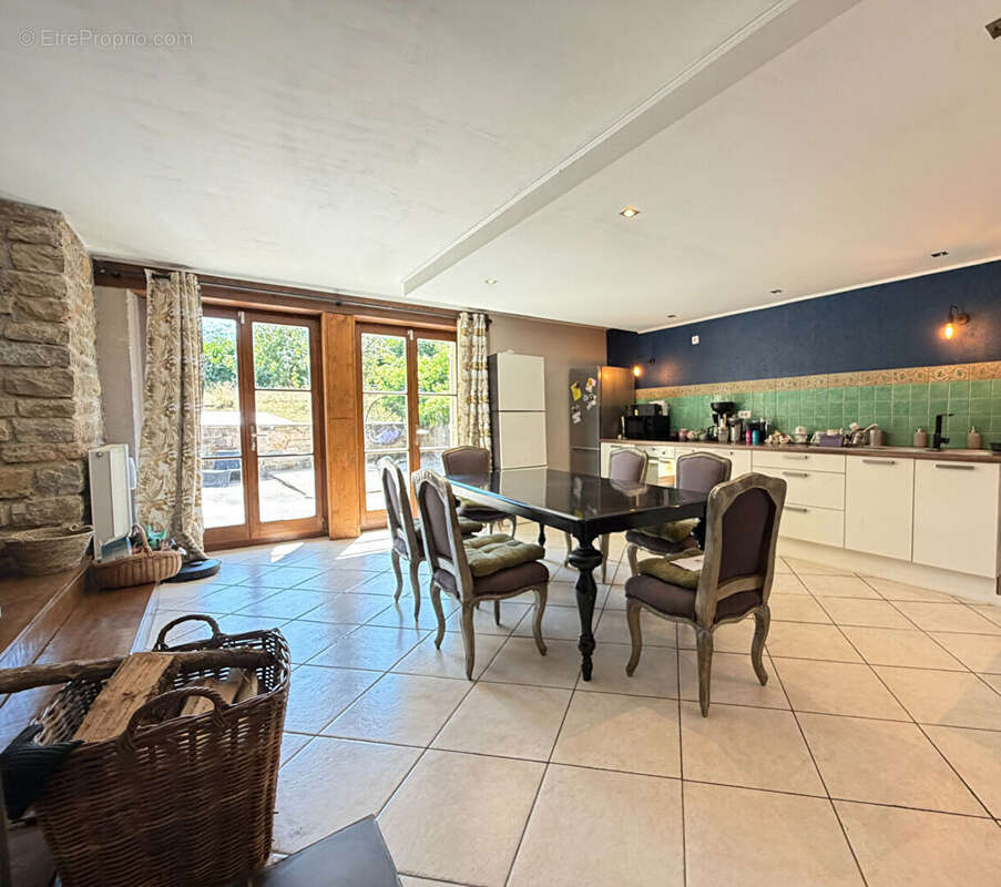 Maison en pierre à Montain 7 pièces / 5 chambres / 215 m² - photo 4