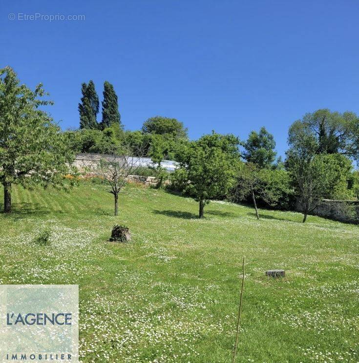 Terrain à VAILLY-SUR-AISNE
