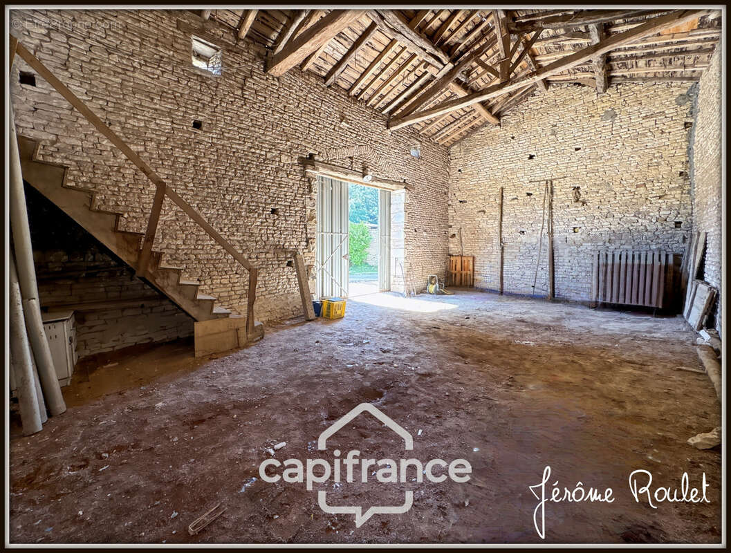Maison en pierre à vendre Champigny-En-Rochereau (86), 6 pièces, 4 chambres, terrain 1 900 m² avec dépendances - photo 27