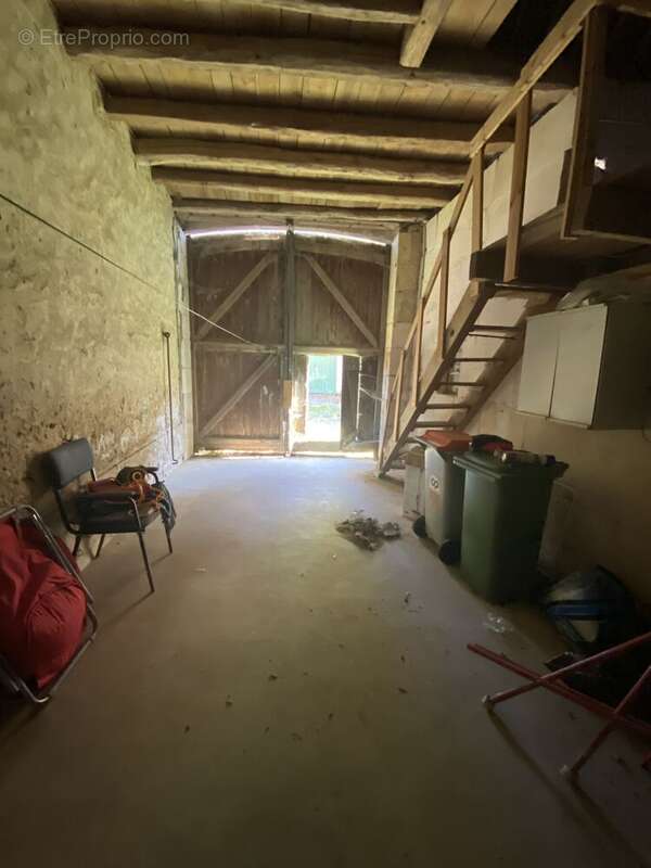 ancienne maison avec dépendances - photo 6