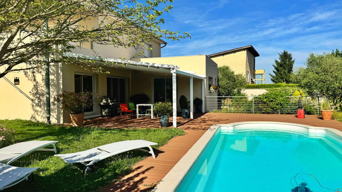 Maison à SAINT-CYR-SUR-LE-RHONE