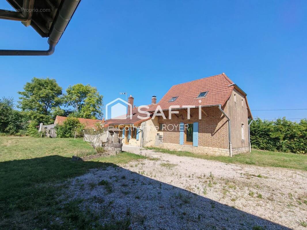 Photo 1 - Maison à LA CHAPELLE-SAINT-SAUVEUR