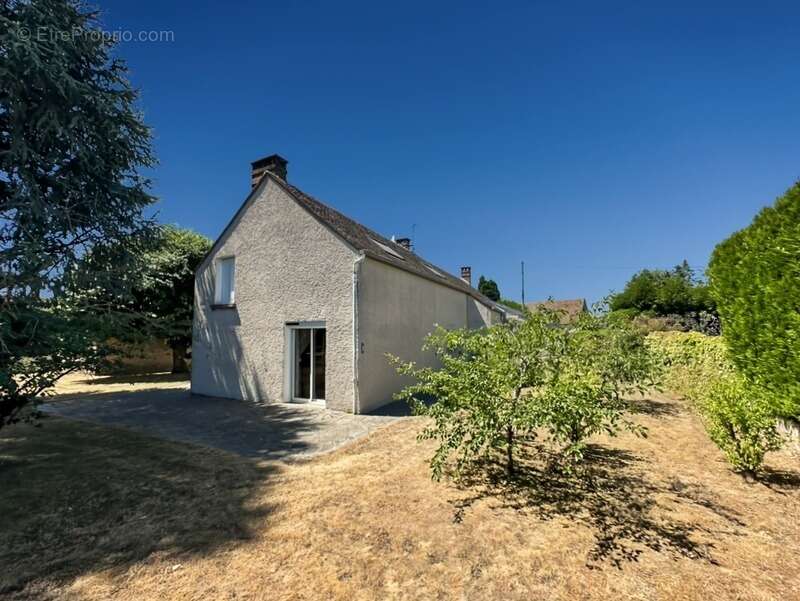 REMAUVILLE (77) Longère authentique de 131 m² sur terrain de 941 m2 - photo 3