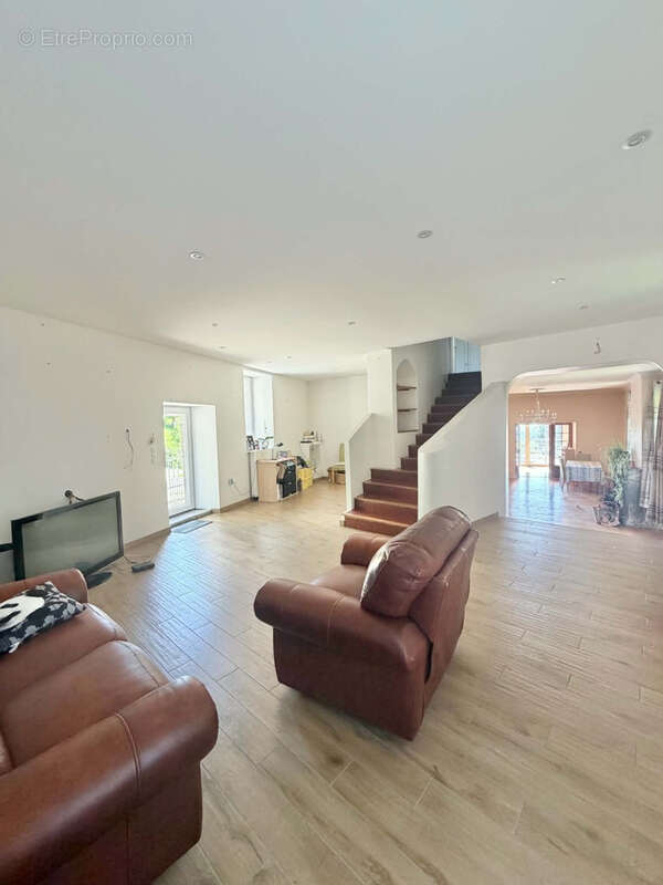 Ensemble immobilier de caractère à Teilhède   Vue imprenable et fort potentiel - photo 3