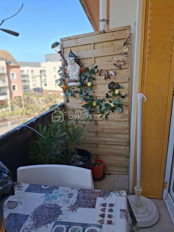 ***appartement 56m2  2chambres refait a neuf avec balcon, cave, box parking privatif dieppe*** - photo 8