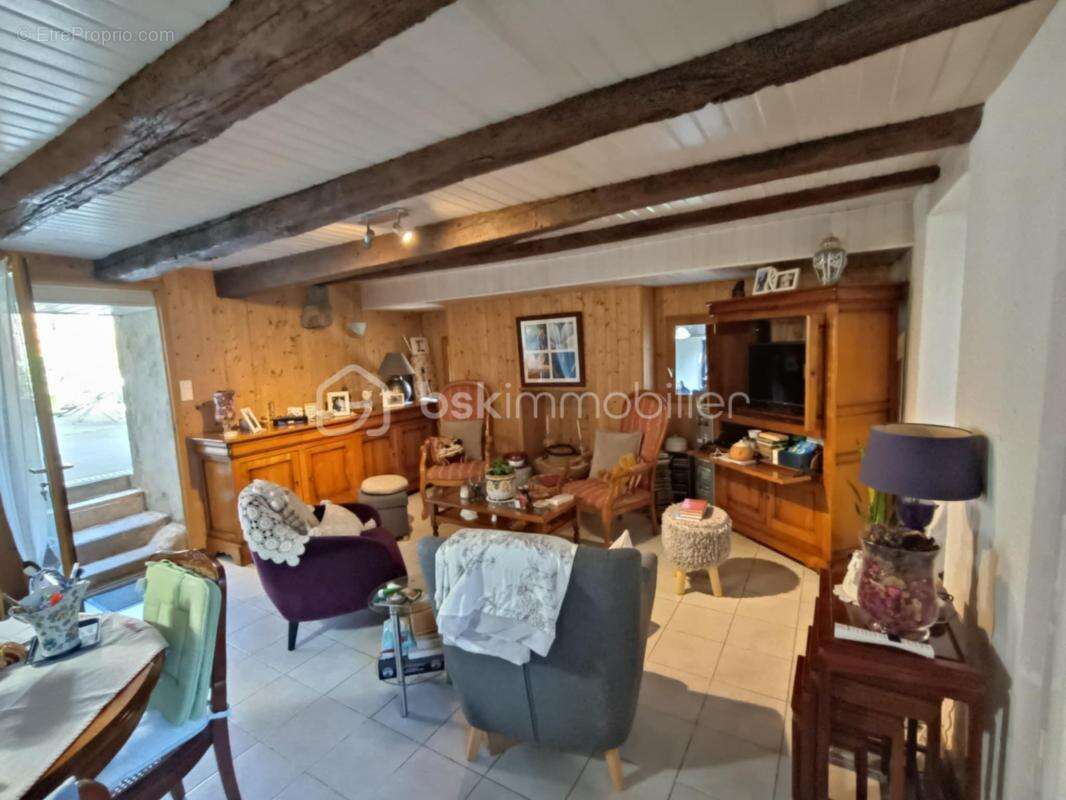 Vends Maison de 81 m2, à 2 pas du Centre Ville de Belvès, avec Cour / Patio - photo 2