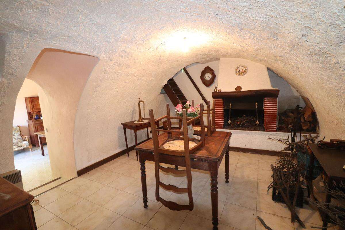 Maison à BERRE-LES-ALPES