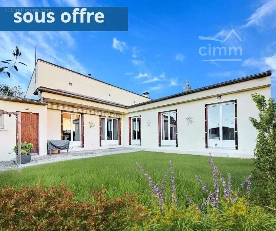 Maison à ROUSSILLON