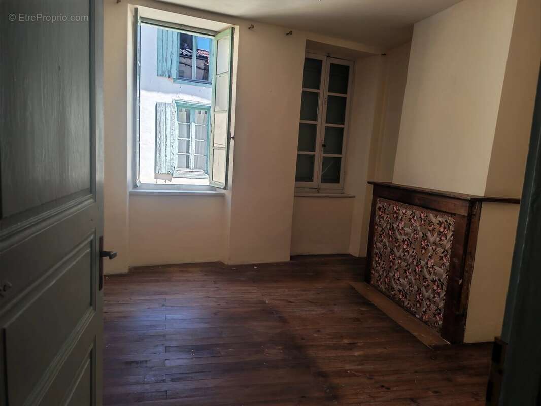 Maison de village spacieuse avec grand jardin et potentiel d’aménagement - photo 3