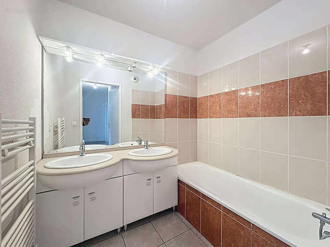 Appartement à SAINT-ANDRE-DE-LA-ROCHE