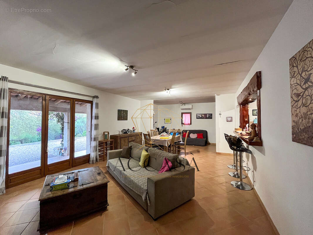 Propriété avec dépendance sur grand terrain constructible à 5 min de la plage de Bonifacio - photo 23