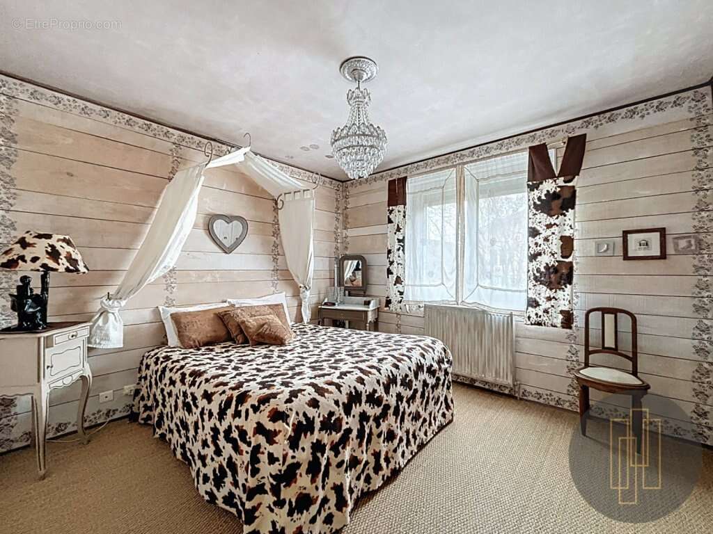 Maison à SAINT-GEORGES-DE-RENEINS