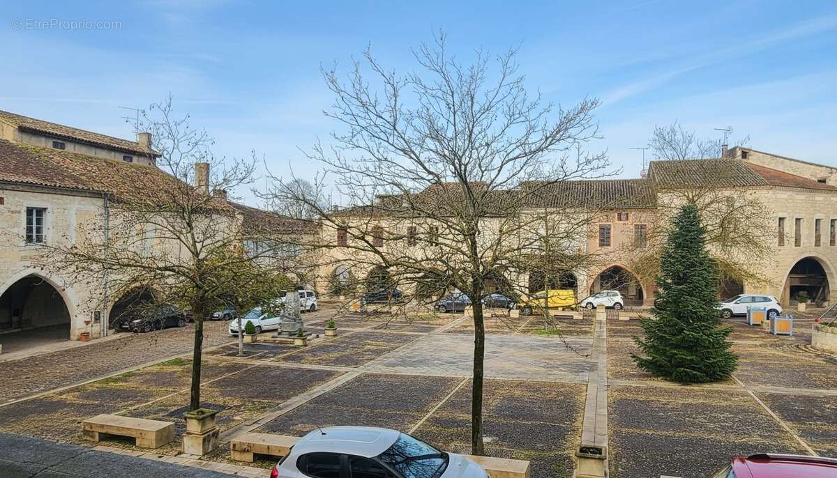 Bar - Restaurant avec logements - Emplacement central - Castelsagrat (82) - photo 2