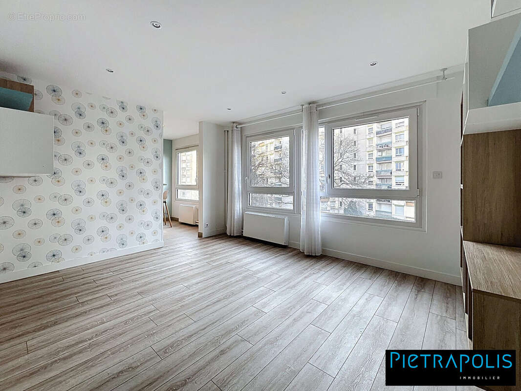 Appartement à OULLINS