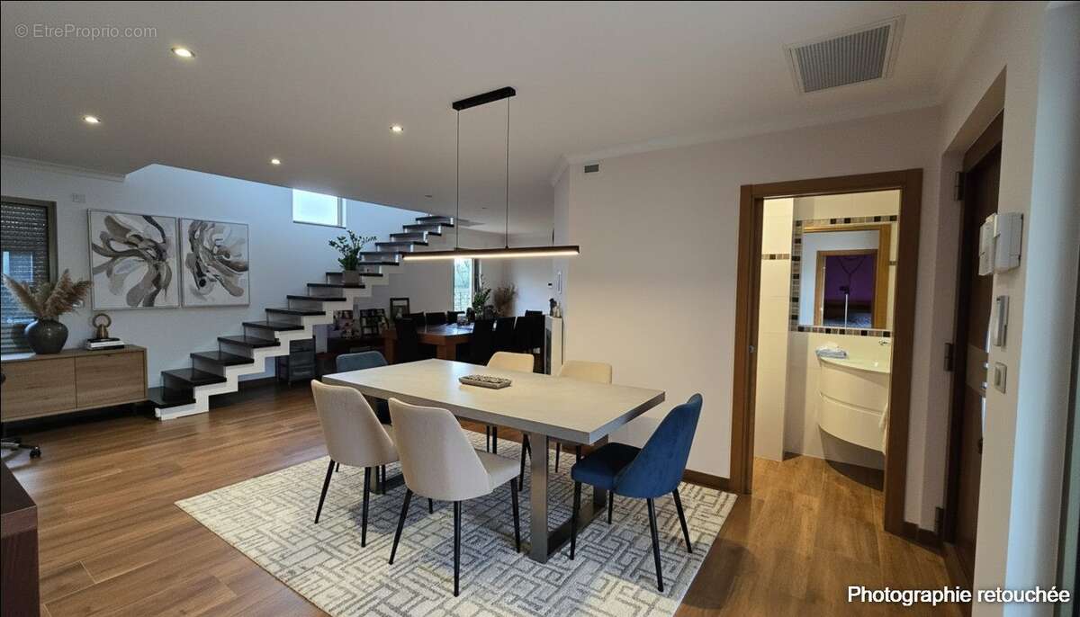 Maison à SAINT-LAURENT-DE-LA-SALANQUE