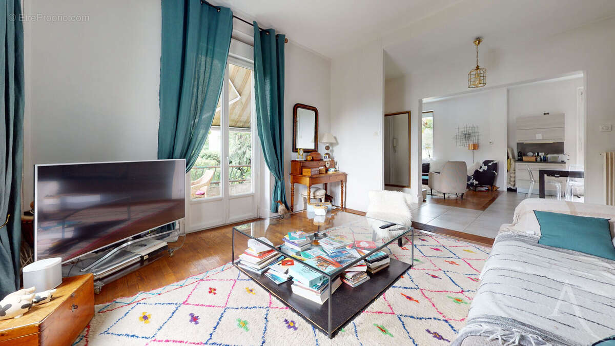 EXCLUSIVITE - Villa de charme des années 30 - 168 m²  - Jardin arboré, piscine, terrasses - Calme et élégance - photo 3