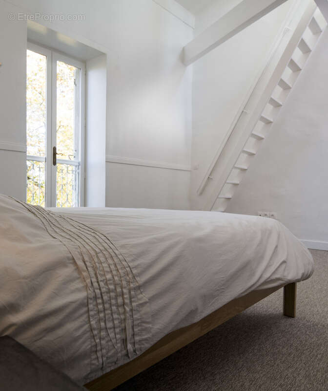 Maison à SAINT-GENIS-LAVAL