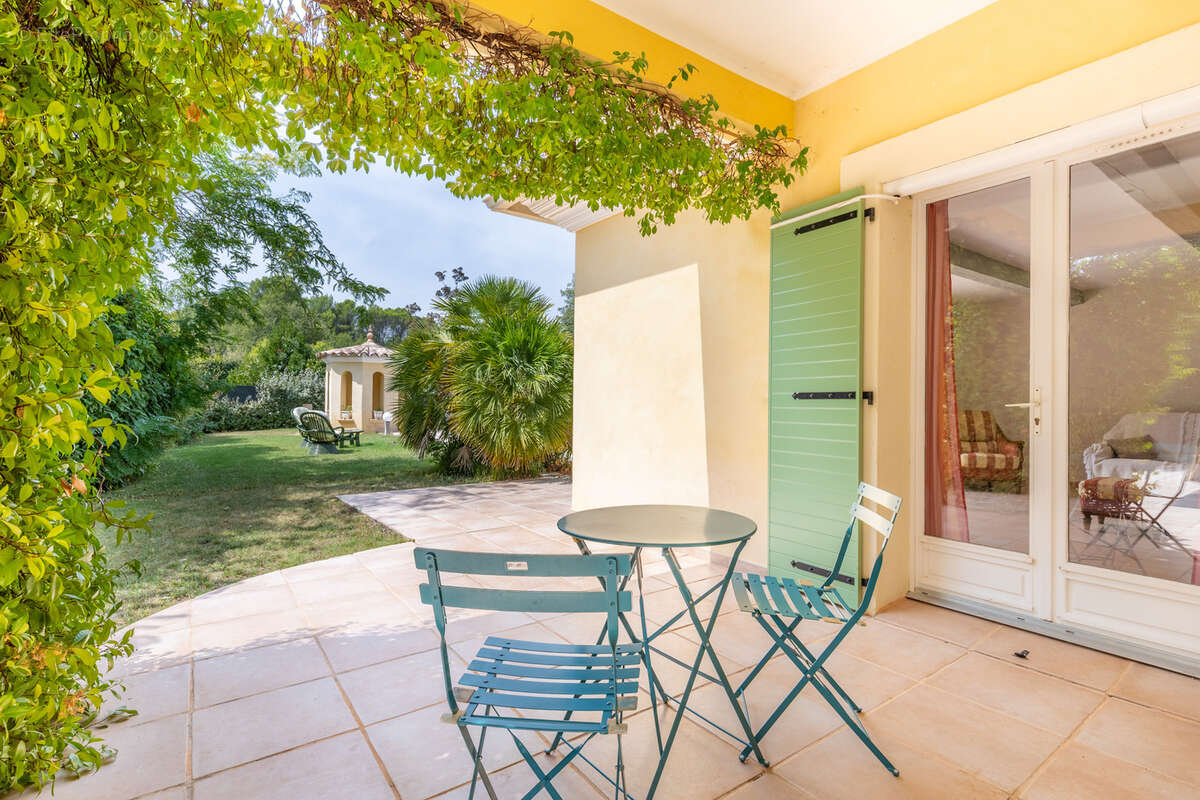 Maison à SAINT-ANTONIN-DU-VAR