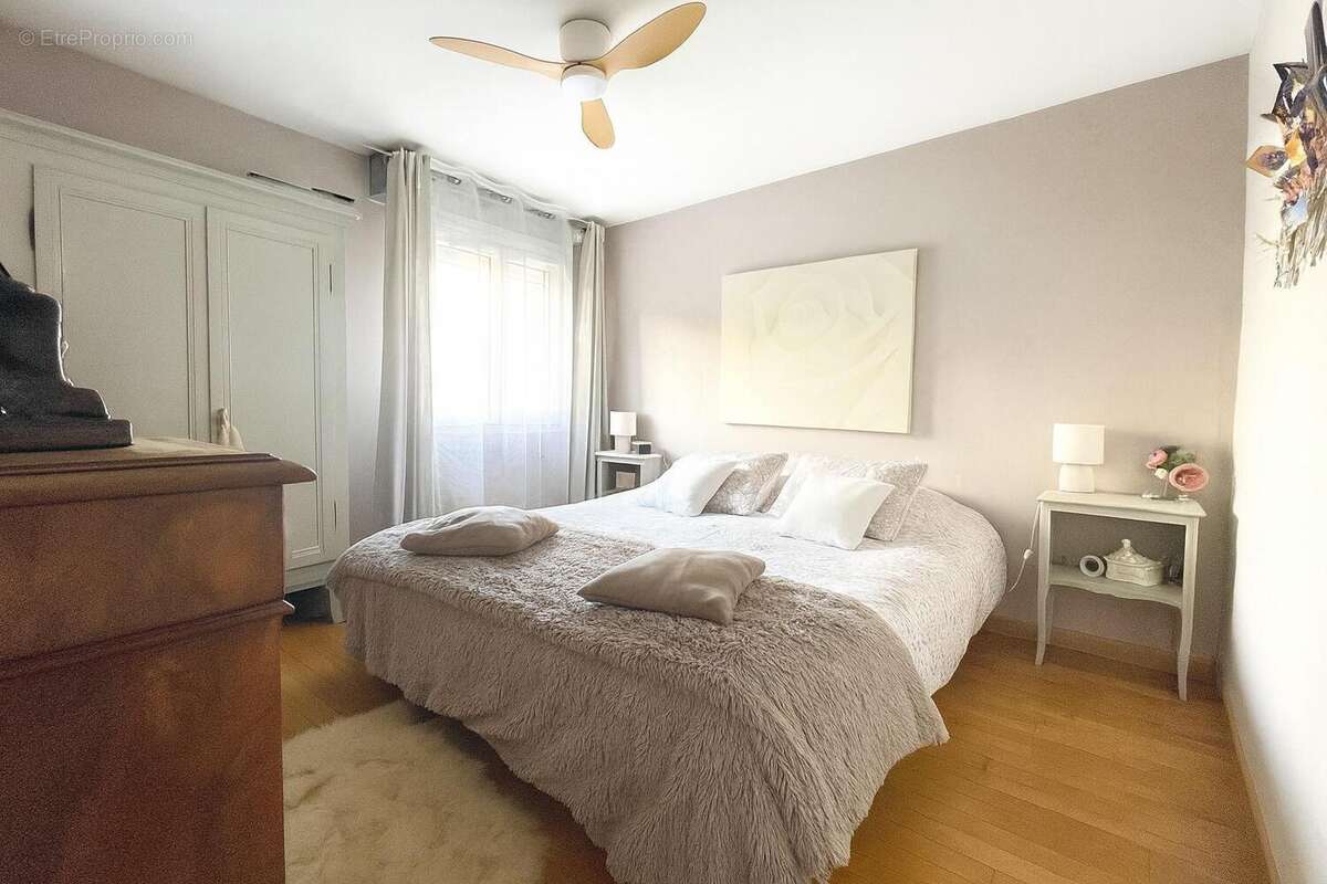 Appartement 91 m² à Decines-Charpieu  - photo 5