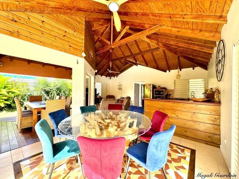 Saint-françois – à 100 mètres de la mer, ensemble immobilier de 3 villas indépendantes - photo 5