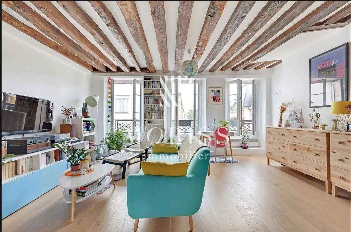 Appartement à PARIS-1E