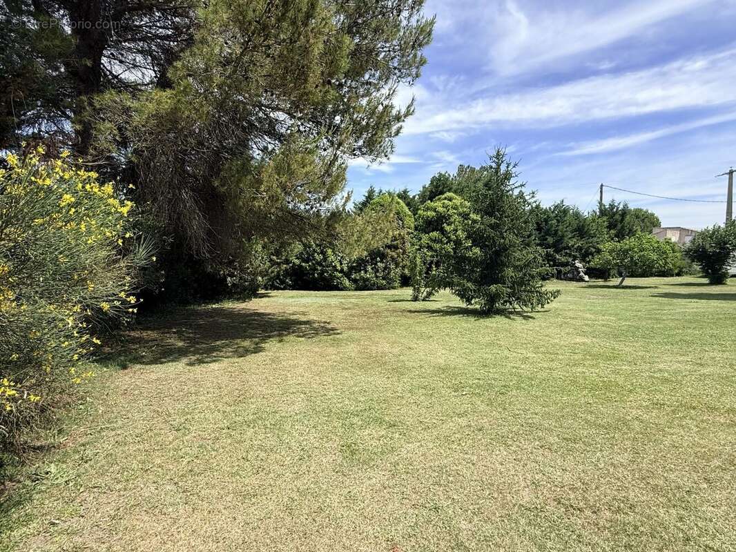 Terrain à CABRIES
