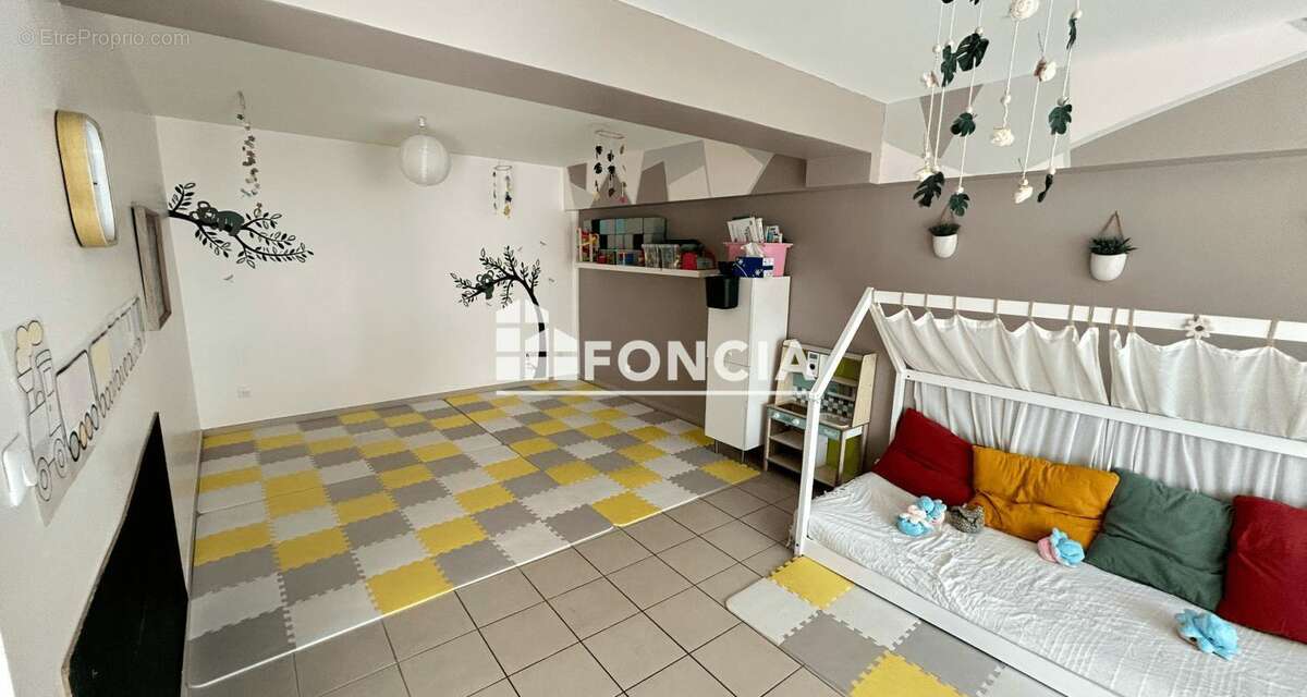 Grand T4/T5 coeur BONNEFOY - double destination habitation / professionnel - photo 5