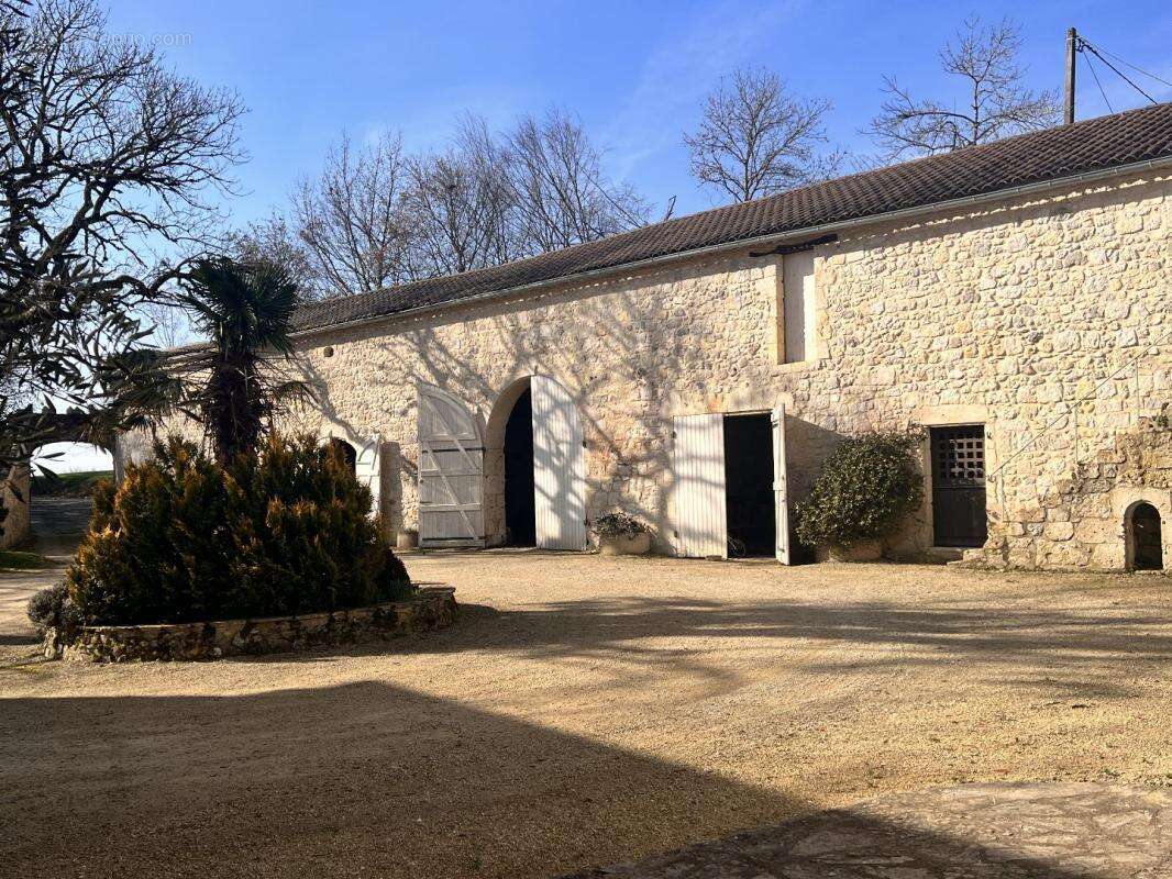 Maison à LA ROMIEU