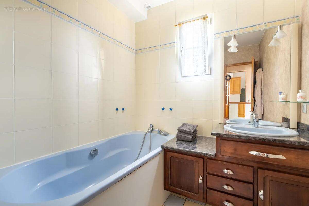 Maison à BALAGNY-SUR-THERAIN