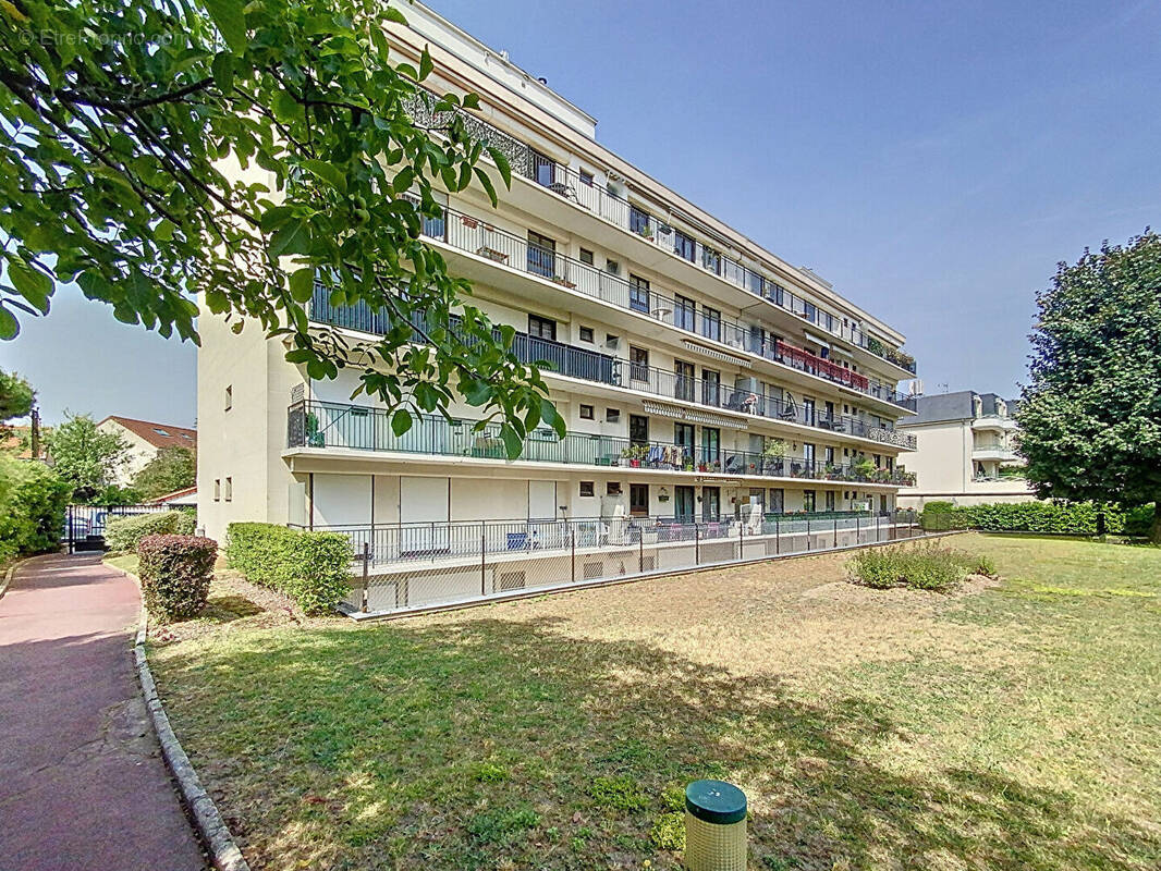 Appartement à SAINT-MAUR-DES-FOSSES