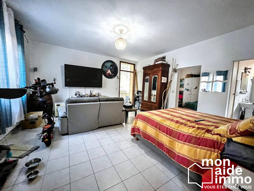Appartement à COUTRAS