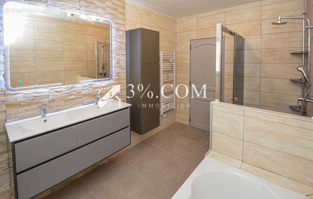 Maison à LES SALLES-DU-GARDON