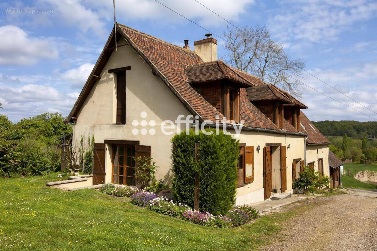 Maison à LONGNY-AU-PERCHE