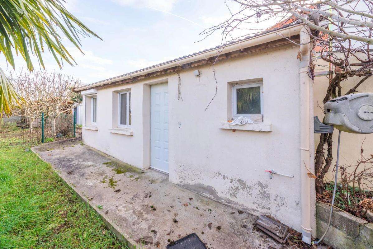 Maison à LES CLAYES-SOUS-BOIS