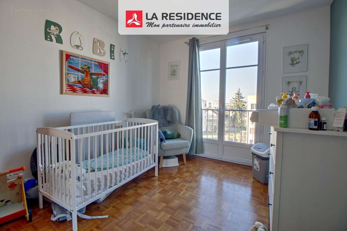 Appartement à LES CLAYES-SOUS-BOIS