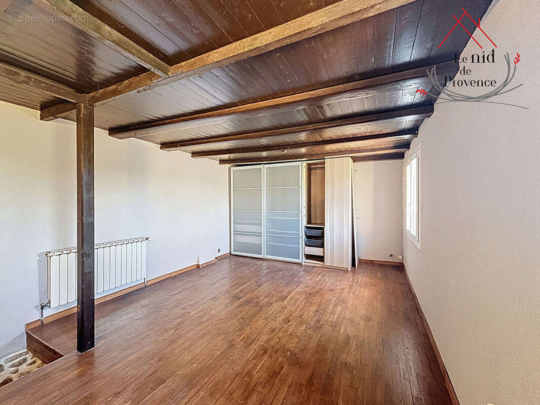 Maison à LAUDUN-L'ARDOISE