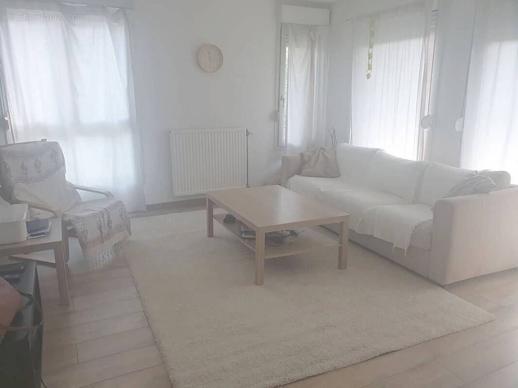 Appartement à MONTIGNY-LE-BRETONNEUX