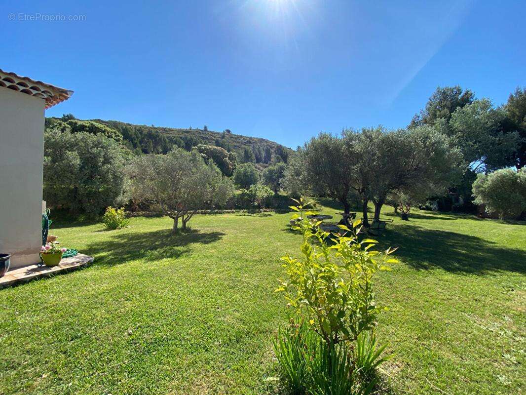 Magnifique propriété avec vue sur l'étang de l'olivier - photo 16