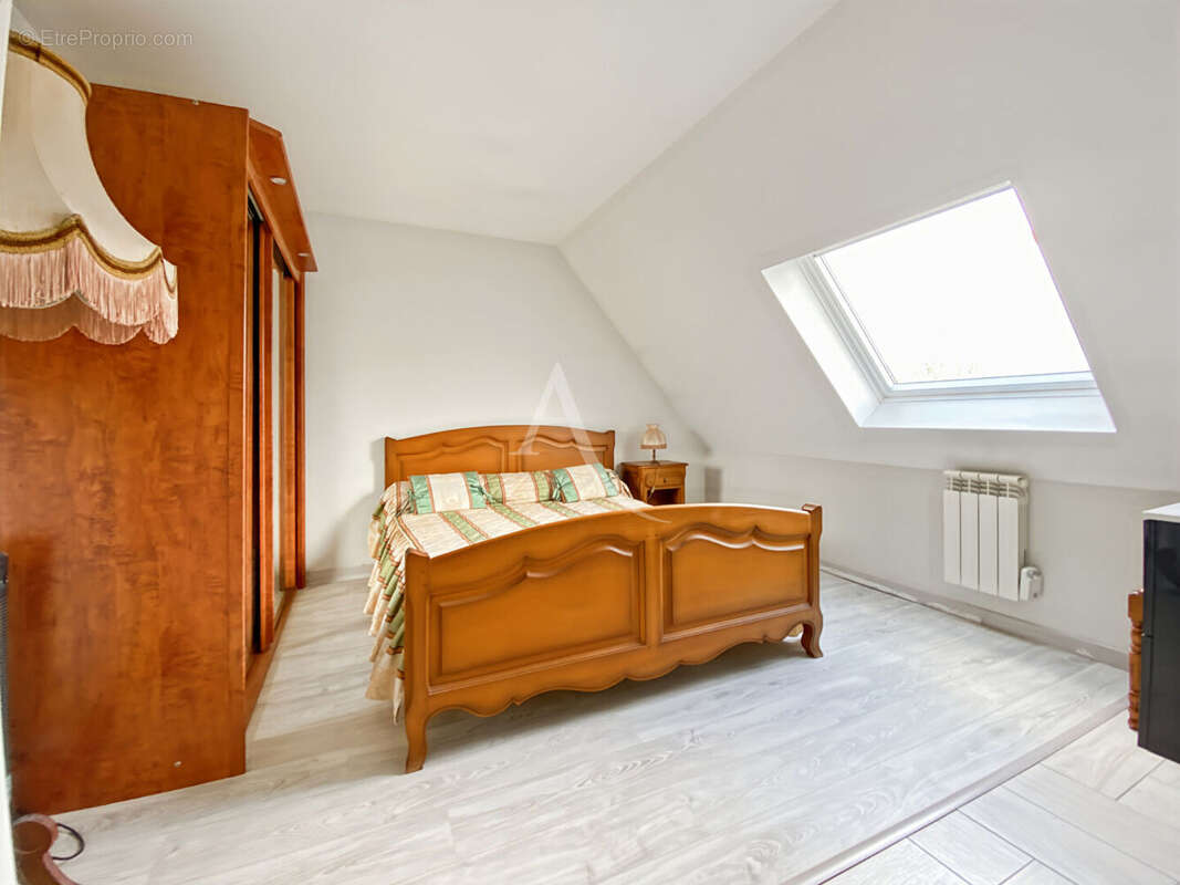 Maison à JOUY-LE-MOUTIER