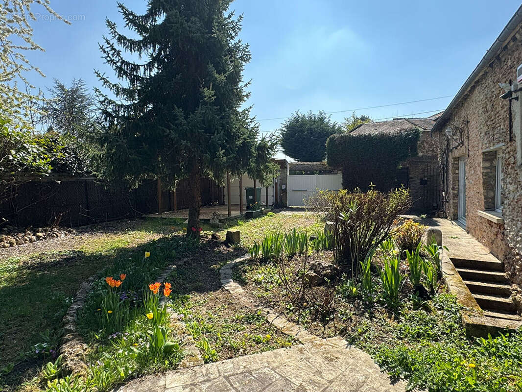 Maison à FEUCHEROLLES