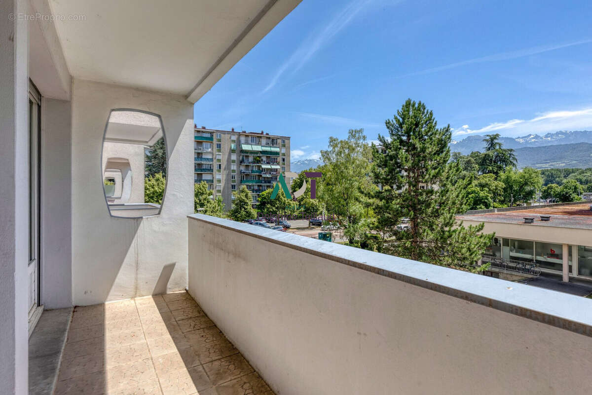 Appartement à MEYLAN