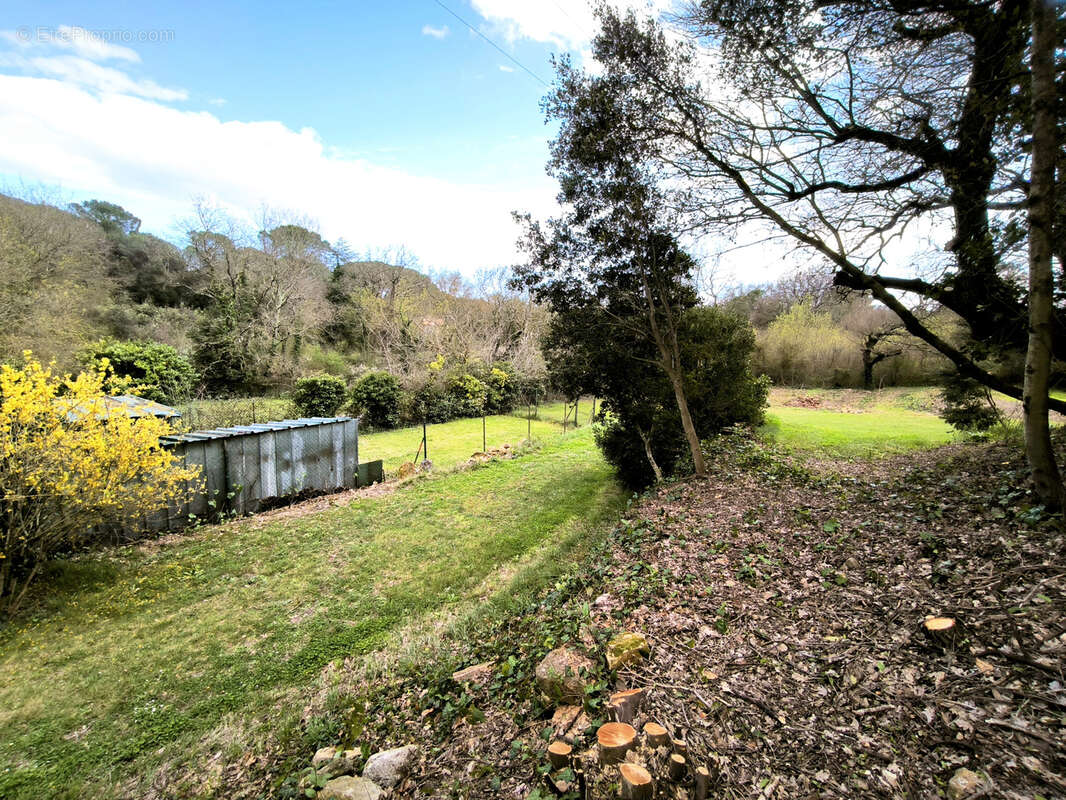 Terrain à UZES