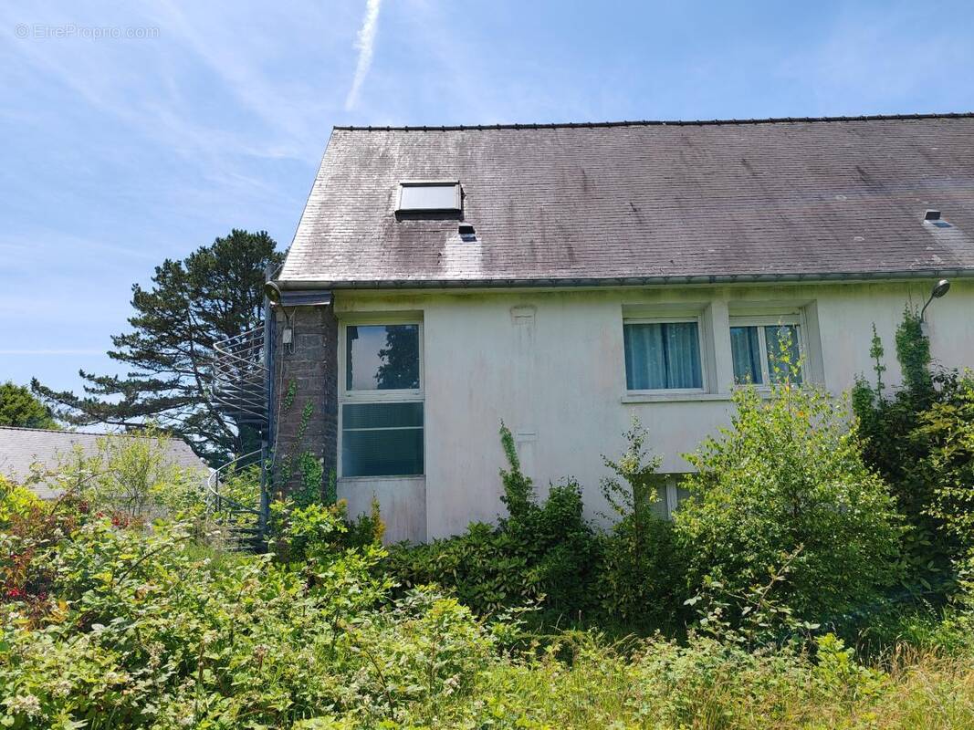 Appartement à PLOUNEOUR-MENEZ