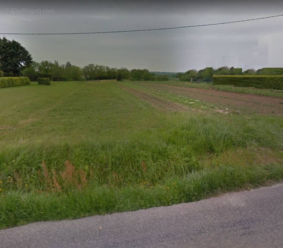 Terrain à VILLARIES