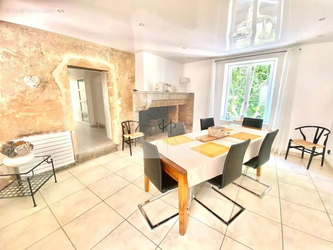 Maison à LA COUCOURDE