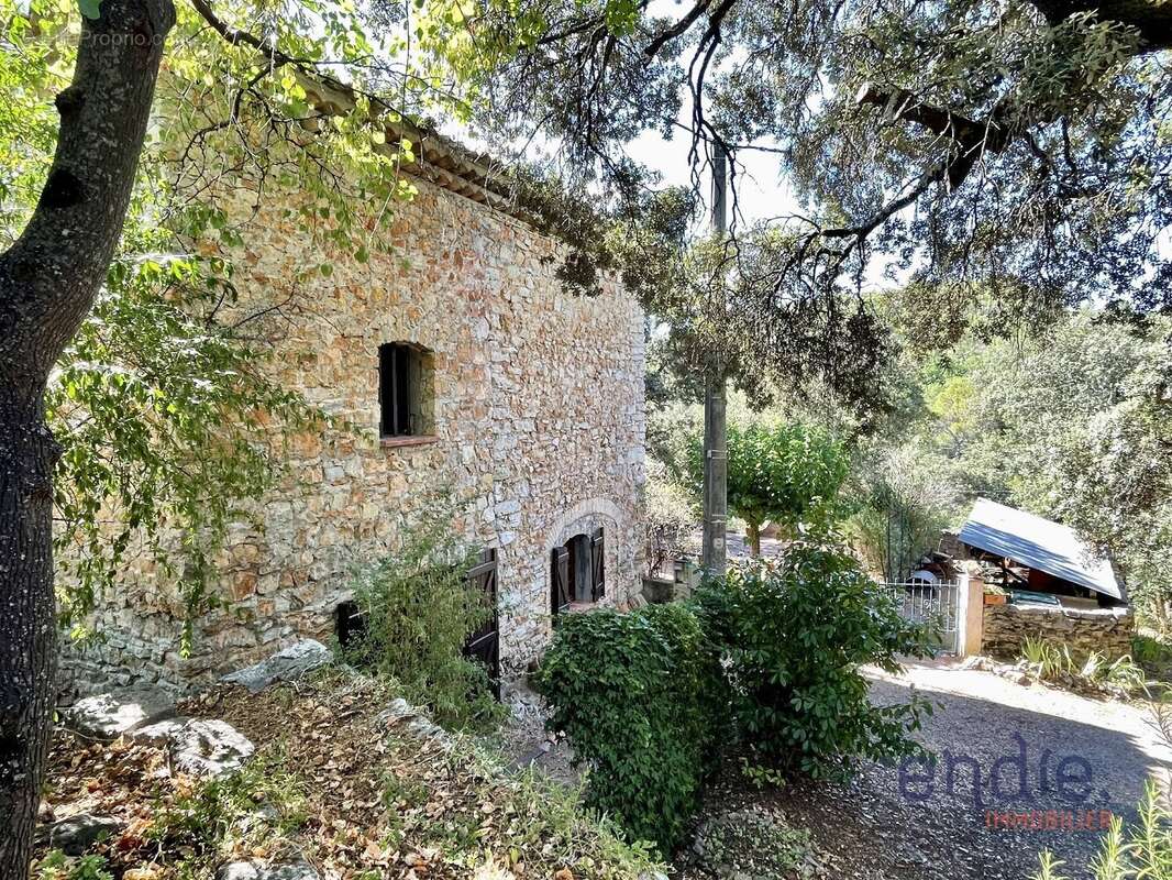 LE THORONET Maison en pierres 180 m² dans hameau paisible - photo 13