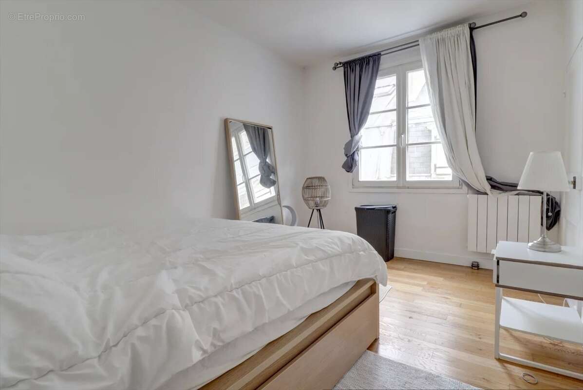 Appartement à PARIS-10E
